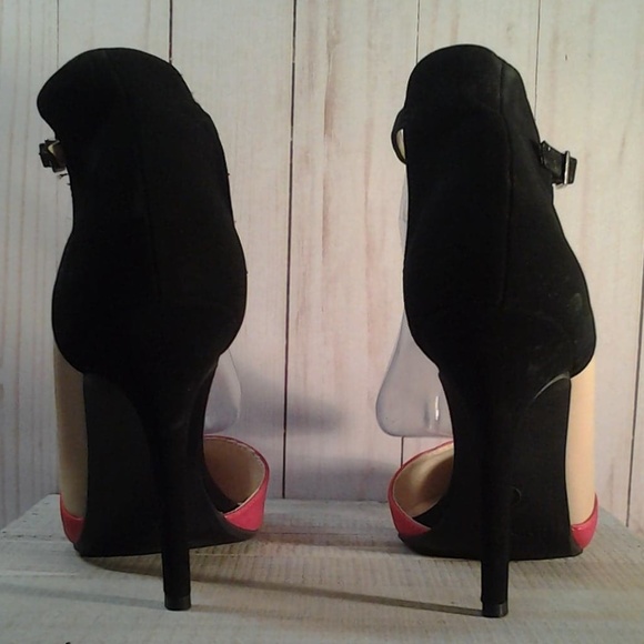 DOLLHOUSE - Picture 3 of 3